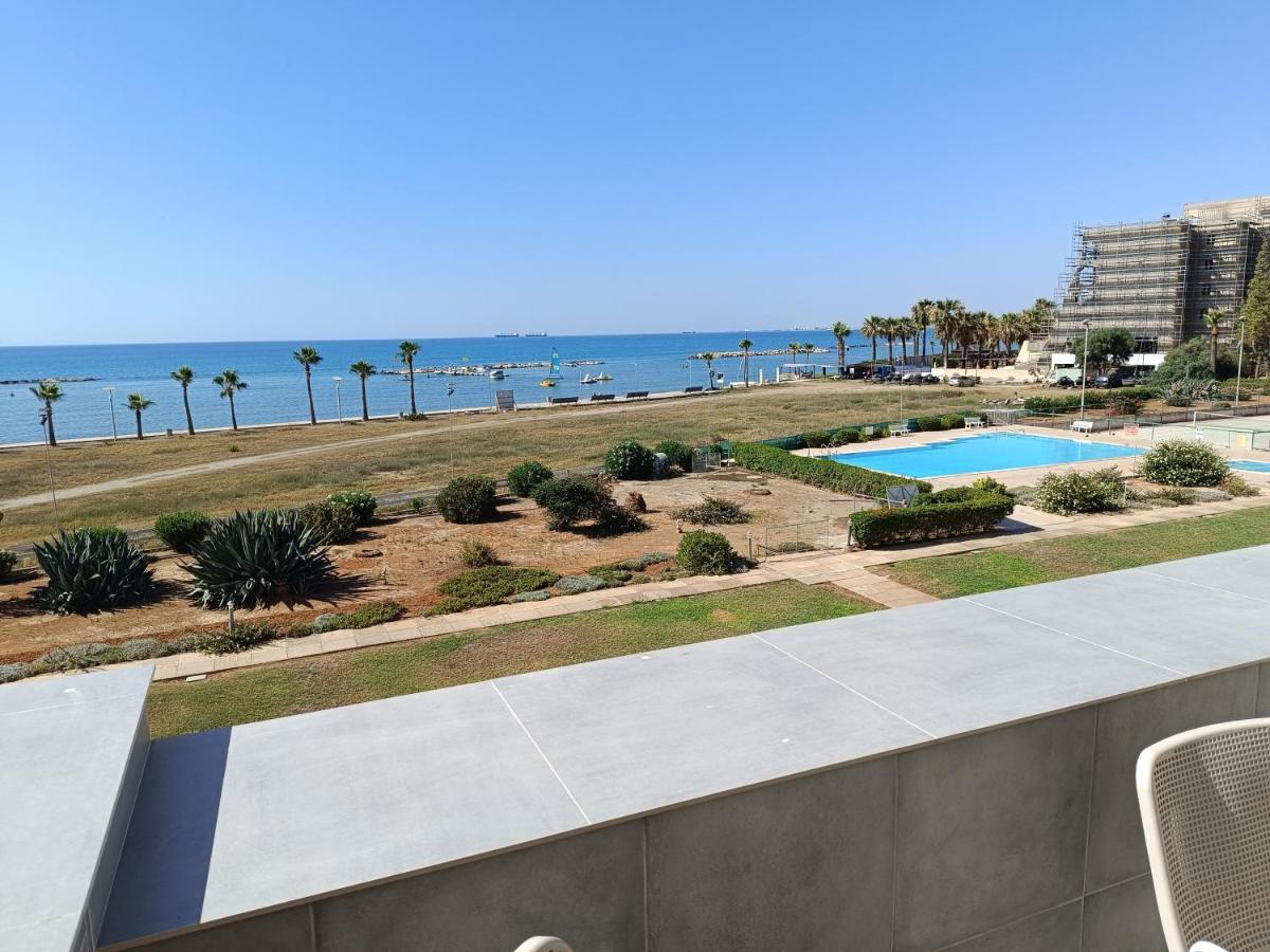 Julie'S Beach House Вороклини Екстериор снимка