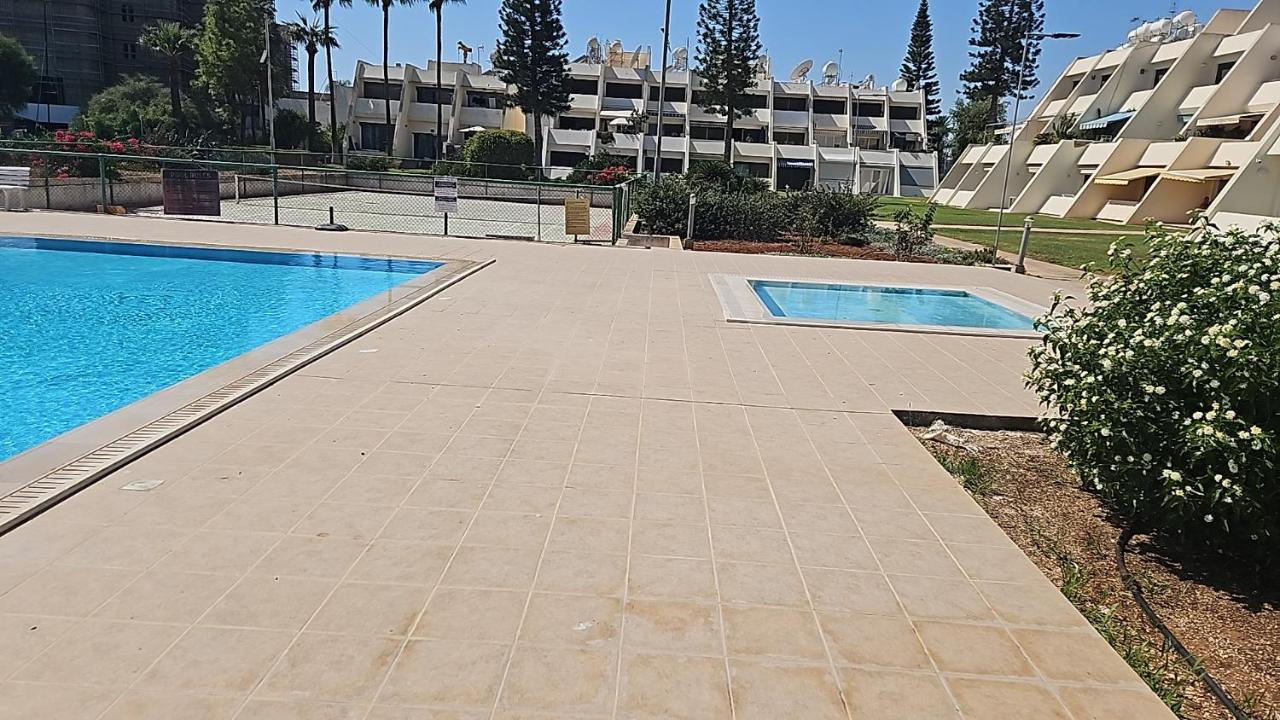 Julie'S Beach House Вороклини Екстериор снимка