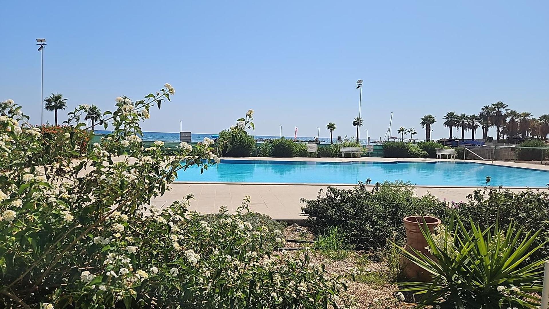 Julie'S Beach House Вороклини Екстериор снимка