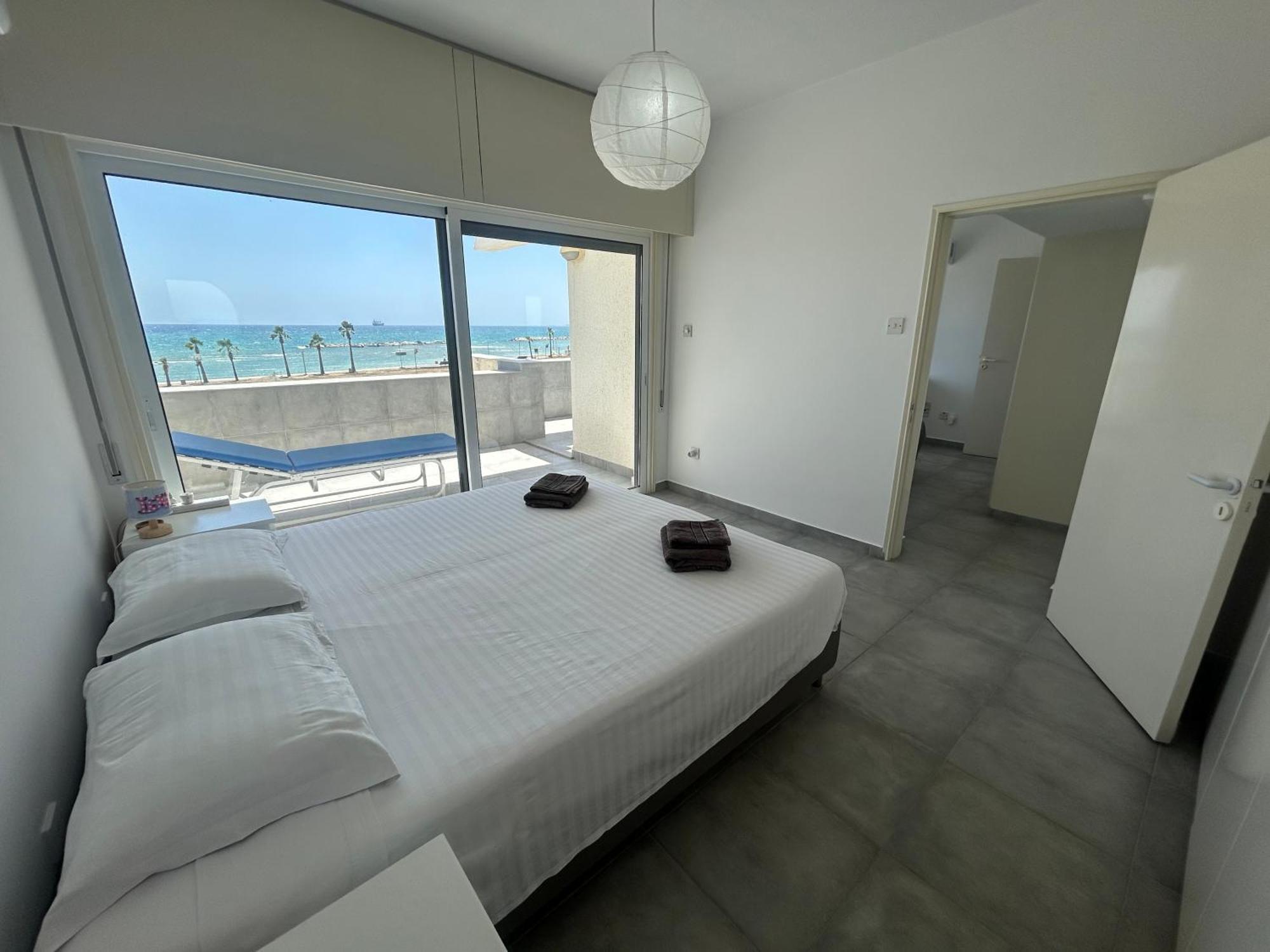 Julie'S Beach House Вороклини Екстериор снимка